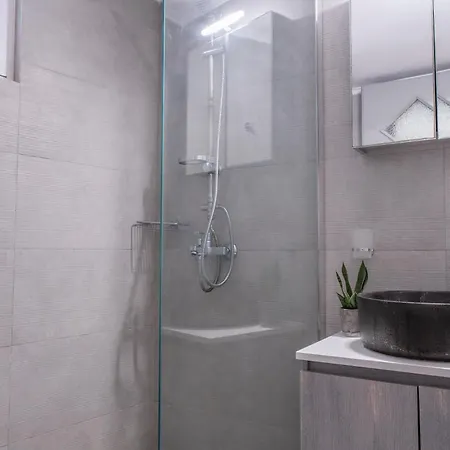 Anemoni Deluxe Maisonette *